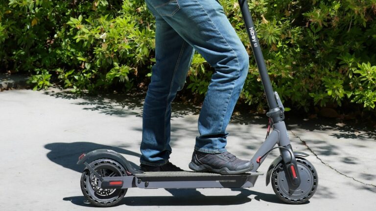 Queensland’s new E-Mobility rebate scheme incentivises e-Scooter adoption while other states ban them