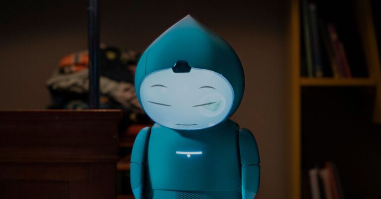 Startup Embodied Will Brick 0 Moxie Emotional Support Robot for Kids—Without Refunds